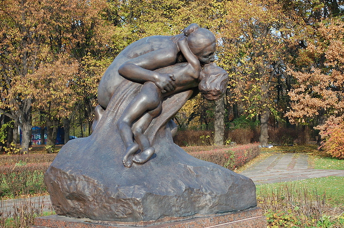 1280px-Traugutt-Park_DSC_2402