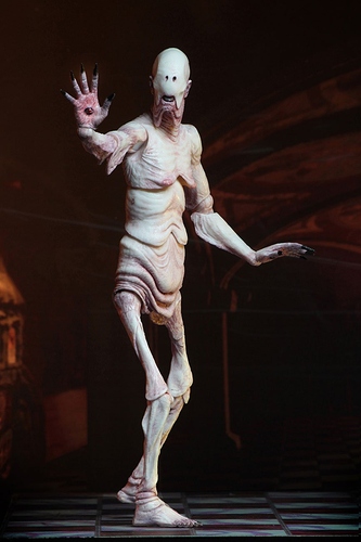 neca_pale_man_action_figure_pans_labyrinth_5