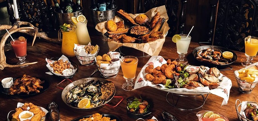 Screenshot 2024-11-25 at 20-21-18 big party with food - Szukaj w Google