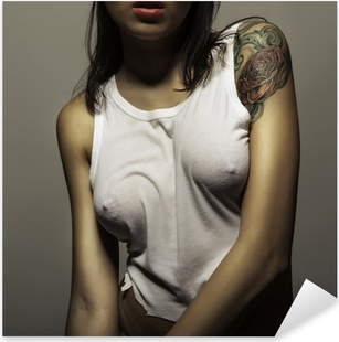 naklejki-tattoo-girl-w-mokrych-t-shirt