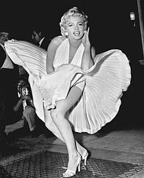 Marilyn_Monroe_photo_pose_Seven_Year_Itch